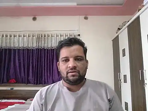 Snapshot of dhruv_love chatting on 09.15.25 dhruv love online show from 09.15.25