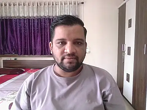 Snapshot of dhruv_love chatting on 09.18.25 dhruv love online show from 09.18.25