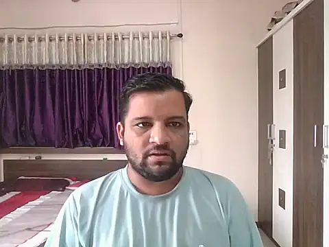 Snapshot of dhruv_love chatting on 09.23.25 dhruv love online show from 09.23.25