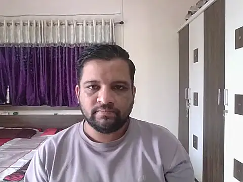 Snapshot of dhruv_love chatting on 09.25.25 dhruv love online show from 09.25.25