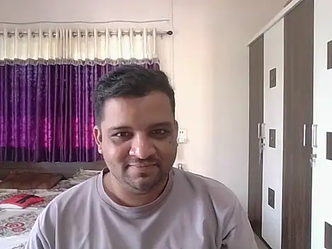 Snapshot of dhruv_love chatting on 10.15.25 dhruv love online show from 10.15.25