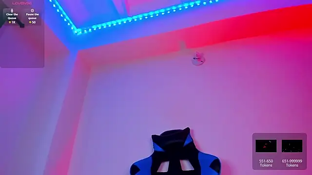 Snapshot of divinesalome chatting on 01.08.25 divinesalome online show from 01.08.25