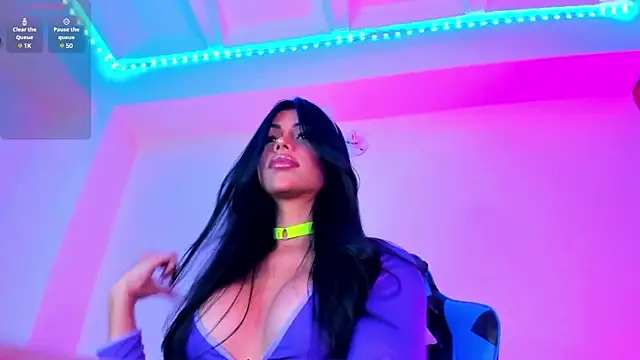 Snapshot of divinesalome chatting on 02.08.25 divinesalome online show from 02.08.25