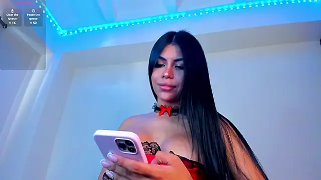 Snapshot of divinesalome chatting on 03.20.25 divinesalome online show from 03.20.25