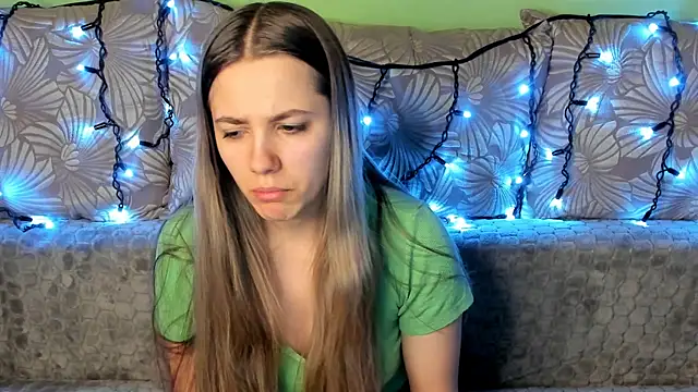 MaggieCake online show from 12.22.24