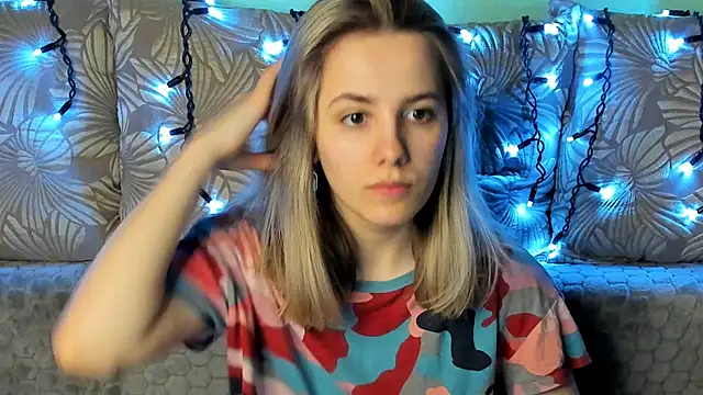 MaggieCake online show from 03.08.25