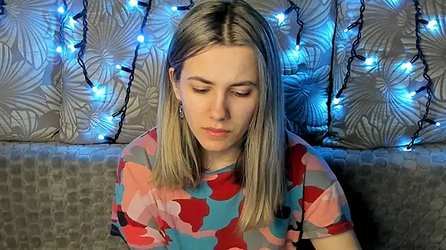 MaggieCake online show from 03.12.25