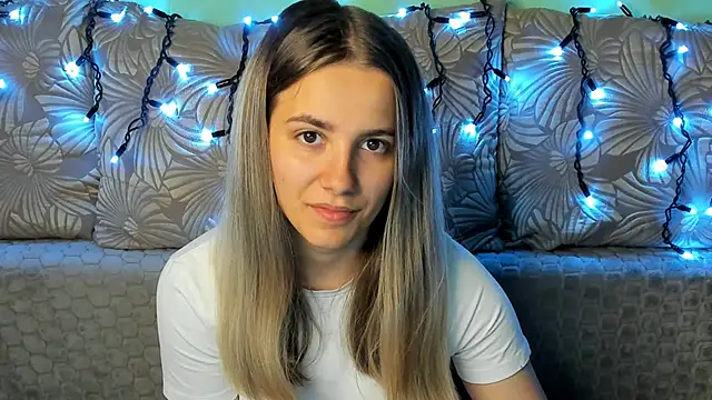 MaggieCake online show from 10.14.25