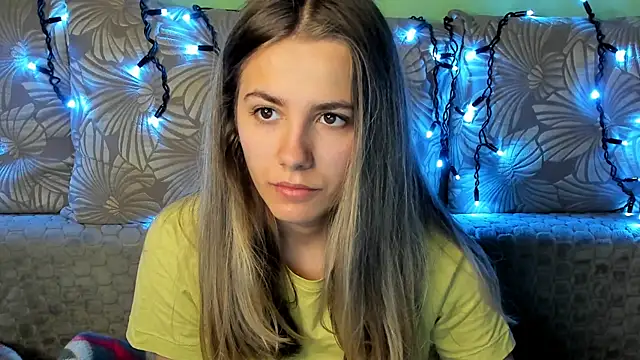 MaggieCake online show from 11.04.25