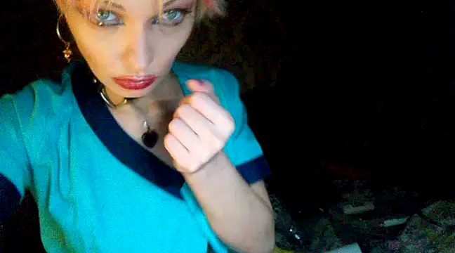 Snapshot of WildMissNiks chatting on 12.03.24 WildMissNiks online show from 12.03.24