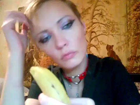 Snapshot of WildMissNiks chatting on 01.27.25 WildMissNiks online show from 01.27.25