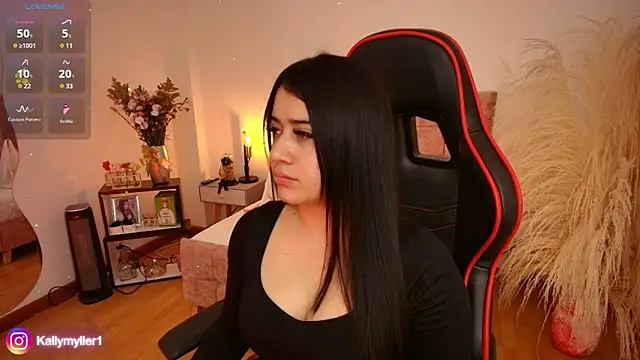 Snapshot of KallyMyller1 chatting on 12.24.24 KallyMyller1 online show from 12.24.24