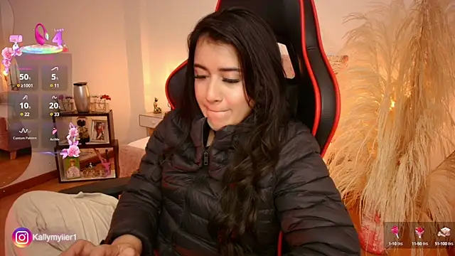 Snapshot of KallyMyller1 chatting on 03.07.25 KallyMyller1 online show from 03.07.25