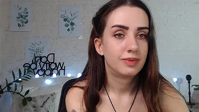 Snapshot of FranceskoJones chatting on 01.18.25 FranceskoJones online show from 01.18.25