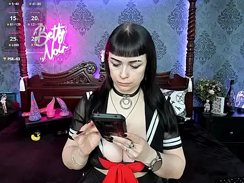 BettyNoir online show from 10.04.25