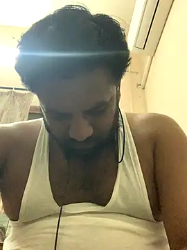 Snapshot of Rocky_1907 chatting on 10.11.25 Rocky 1907 online show from 10.11.25