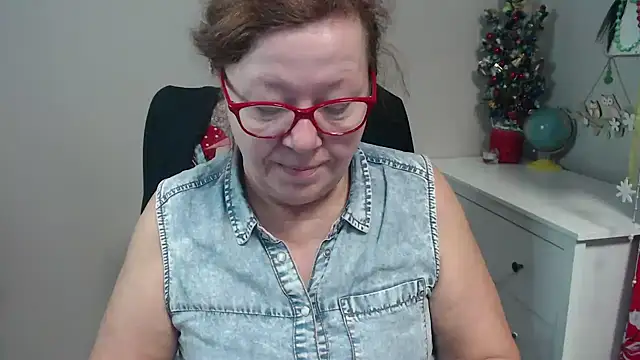 Snapshot of Adelewildx chatting on 01.13.25 Adelewildx online show from 01.13.25