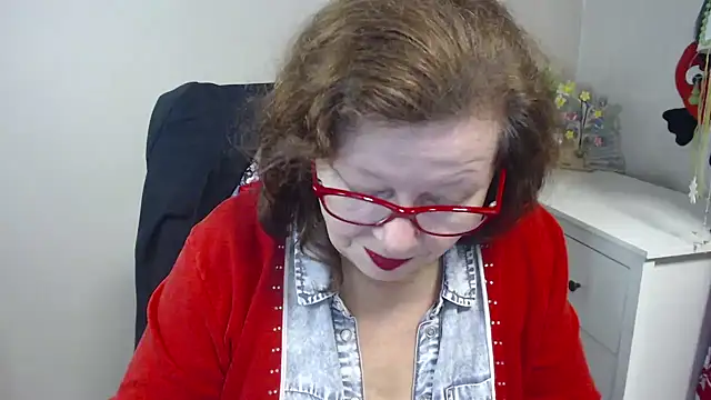 Snapshot of Adelewildx chatting on 02.04.25 Adelewildx online show from 02.04.25