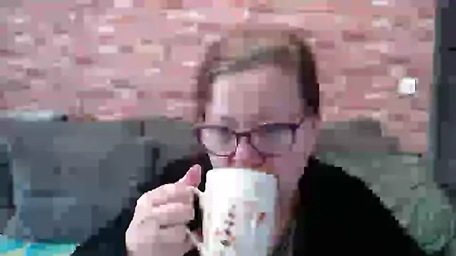 Snapshot of Adelewildx chatting on 02.28.25 Adelewildx online show from 02.28.25