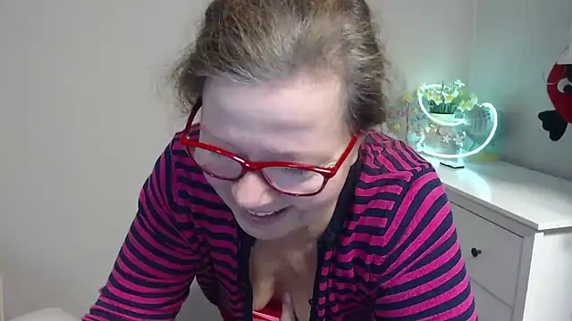Snapshot of Adelewildx chatting on 03.03.25 Adelewildx online show from 03.03.25