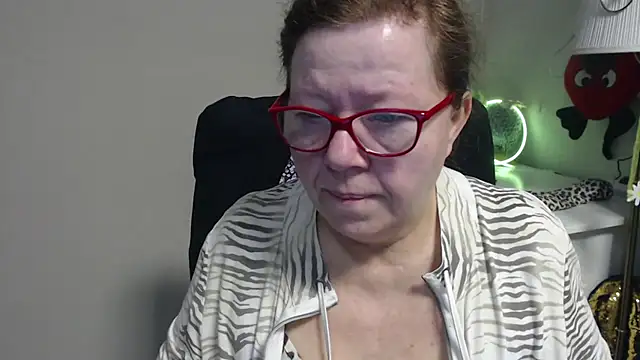 Snapshot of Adelewildx chatting on 03.18.25 Adelewildx online show from 03.18.25