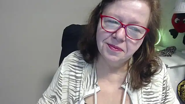 Snapshot of Adelewildx chatting on 03.18.25 Adelewildx online show from 03.18.25
