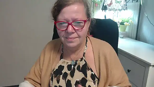 Snapshot of Adelewildx chatting on 09.17.25 Adelewildx online show from 09.17.25