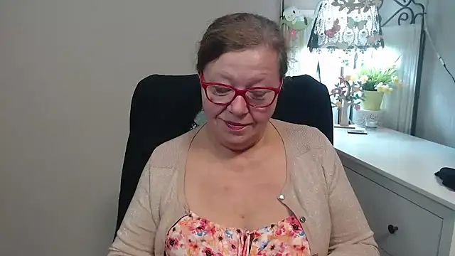 Snapshot of Adelewildx chatting on 09.24.25 Adelewildx online show from 09.24.25
