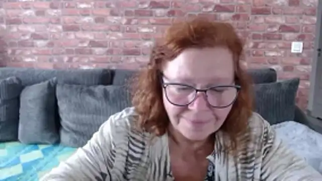 Snapshot of Adelewildx chatting on 10.11.25 Adelewildx online show from 10.11.25