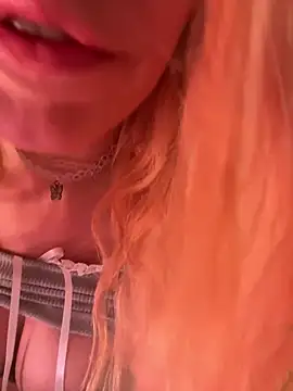 Snapshot of pisswhorelana chatting on 10.12.25 pisswhorelana online show from 10.12.25