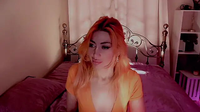 Snapshot of AnnieGOld_ chatting on 12.23.24 AnnieGOld  online show from 12.23.24