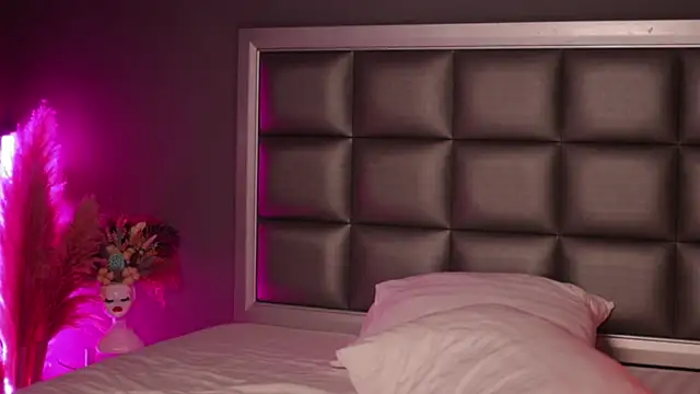 Anais Bloom online show from 03.10.25