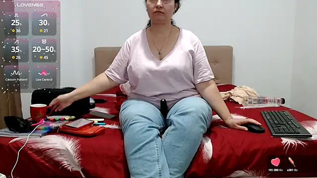 BBW MILF 4U online show from 10.15.25