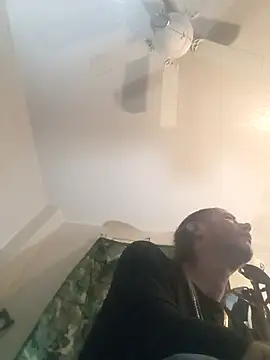 Snapshot of thefire420 chatting on 10.26.25 thefire420 online show from 10.26.25