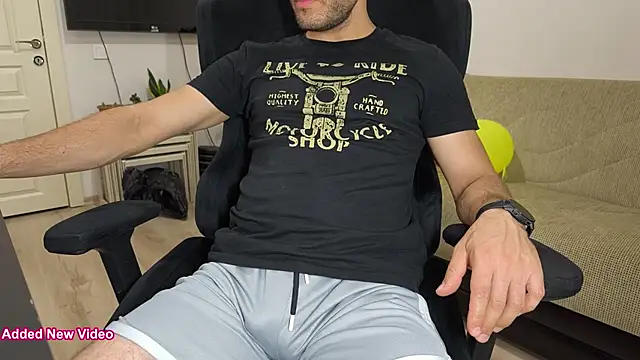 Snapshot of Emre_Ty chatting on 09.18.25 Emre Ty online show from 09.18.25