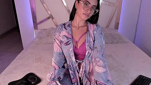 Snapshot of PaulinaBelushi chatting on 01.15.25 PaulinaBelushi online show from 01.15.25