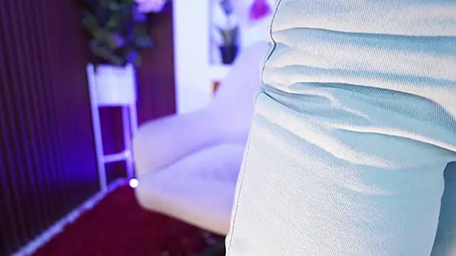 MaddyWattson online show from 10.11.25