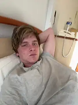 Snapshot of Andrewhootxx chatting on 01.18.25 Andrewhootxx online show from 01.18.25