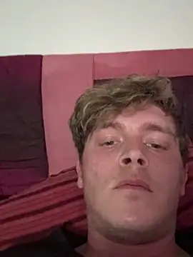 Snapshot of Andrewhootxx chatting on 03.22.25 Andrewhootxx online show from 03.22.25