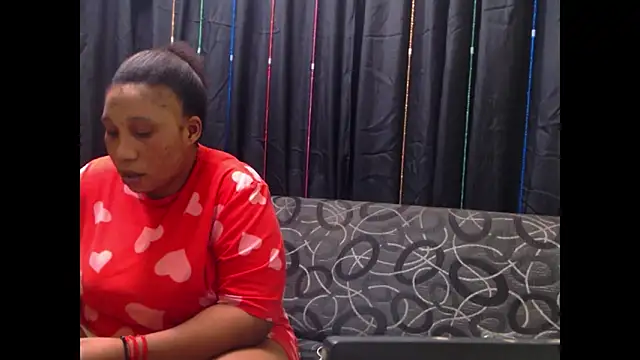 Snapshot of mysticeboney chatting on 09.10.25 mysticeboney online show from 09.10.25