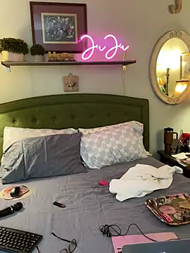 Snapshot of Good-Juju chatting on 12.24.24 Good-Juju online show from 12.24.24