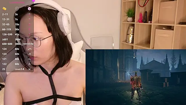 Snapshot of aliiiiiina chatting on 02.01.25 aliiiiiina online show from 02.01.25