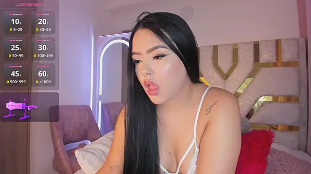 sophy champagne online show from 10.13.25