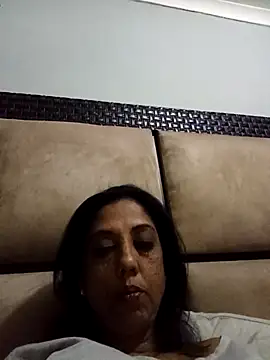 Snapshot of Mahi4luv chatting on 11.02.25 Mahi4luv online show from 11.02.25