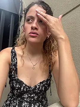 Snapshot of alana15 chatting on 12.16.24 alana15 online show from 12.16.24