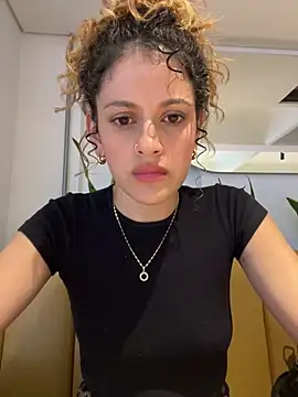 Snapshot of alana15 chatting on 12.22.24 alana15 online show from 12.22.24