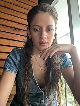Snapshot of alana15 chatting on 01.25.25 alana15 online show from 01.25.25