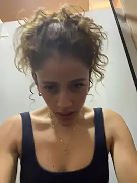 Snapshot of alana15 chatting on 01.30.25 alana15 online show from 01.30.25