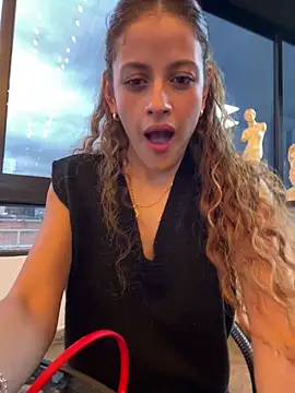 Snapshot of alana15 chatting on 02.11.25 alana15 online show from 02.11.25