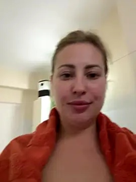 AlisaWhite online show from 11.21.25